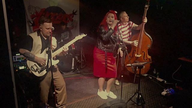 Zippers - Tainted Love
