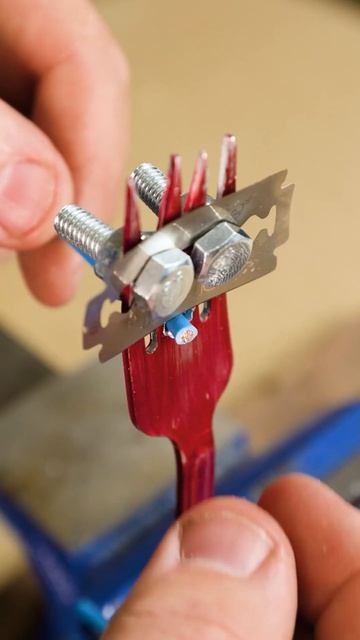 Этот трюк с проволочным инструментом ТАК УМЕН!🔧 #DIyHacks смотреть онлайн