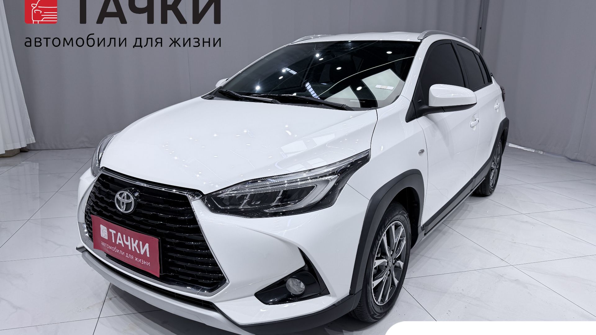 TOYOTA Yaris L