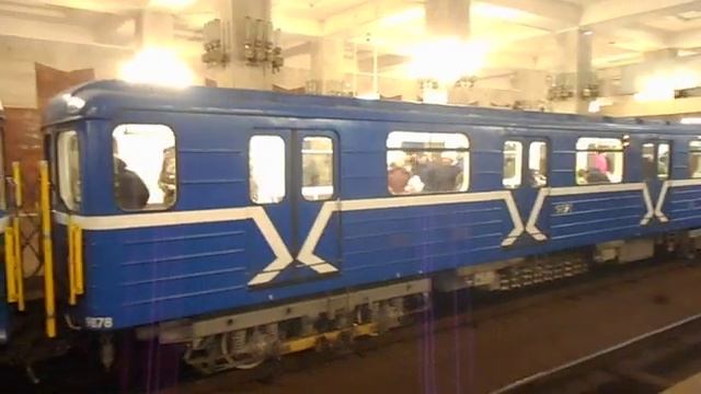 Нижегородское метро. Три "Номерных" на "Московской" смотреть онлайн