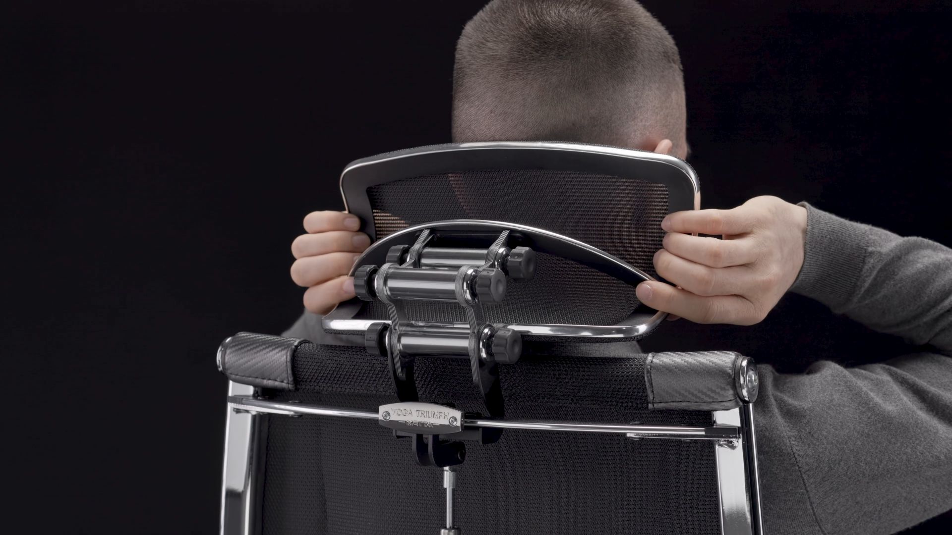 Регулировка подголовника YOGA Spine Triumph B2