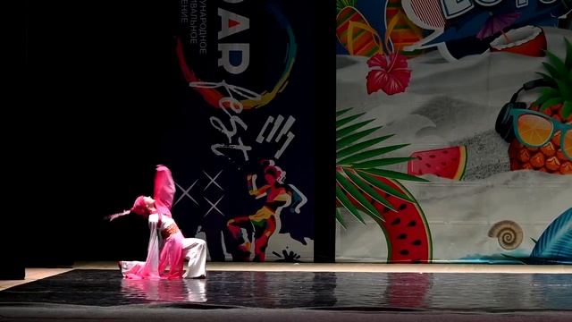 Кубкина Анна с танцевальным номером Розовый рассвет