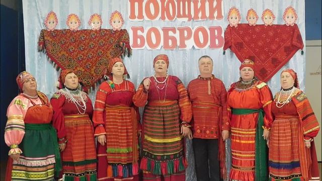 Народный фольклорный ансамбль Пчелиновские канарейки  Протяжная Пчелиновская Из-за лесу тёмныва