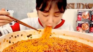 Мукбанг 8 порций лапши Еда на камеру Корейский мукбанг🍜 много еды