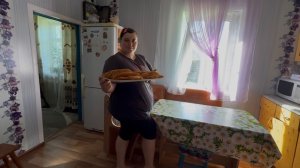 Напекли чебуреки/прополола цветы/дела в деревне не заканчиваются
