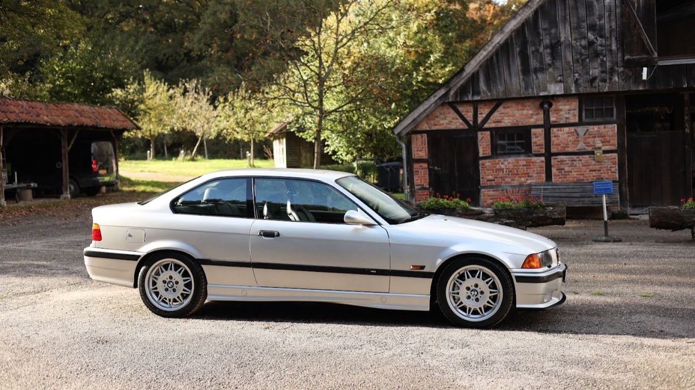 BMW E36 M3 Coupe 1993 - 64 000 км - Серебристый смотреть онлайн
