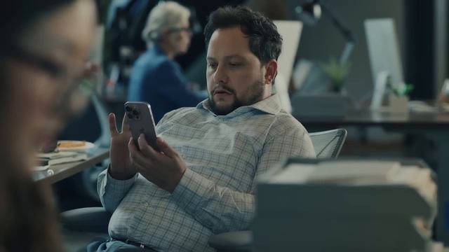 Apple iPhone 16 - Writing Tools (2024)