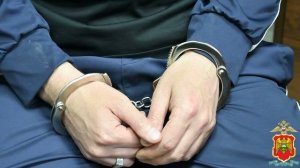 В Нальчике задержан мужчина, надевший паранджу для снятия денег с украденной у писателя карты