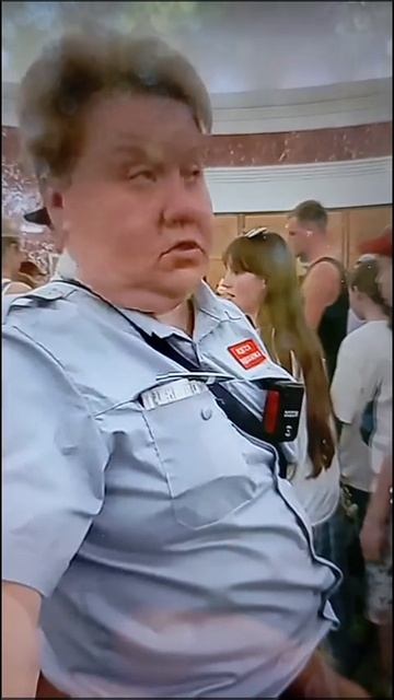 Пассажиры пожаловались на контролера в московском метро смотреть онлайн