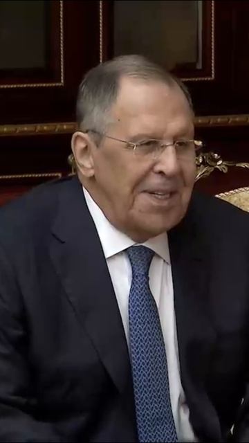 Почему Лавров заявил, что передавать привет от Путина Лукашенко - неловко?
