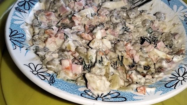 Мукбанг салат Оливье классический по Советскому рецепту