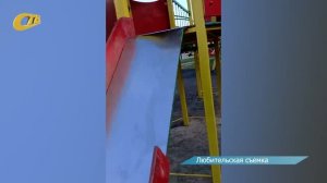 ЖИТЕЛЬНИЦА ЖЕЛЕЗНОГОРСКА ПОЖАЛОВАЛАСЬ НА ПЛОХОЕ СОСТОЯНИЕ ДЕТСКОЙ ПЛОЩАДКИ