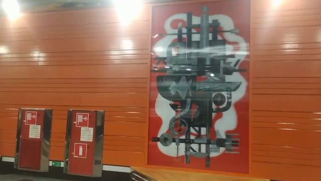СравнИте! Станции метро Беговая - Ленинград и Москва