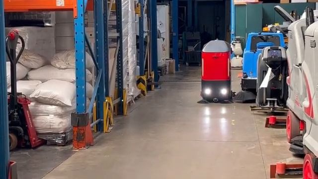 Три уборочные машины стоят без дела. Один робот работает. Выводы 🤖