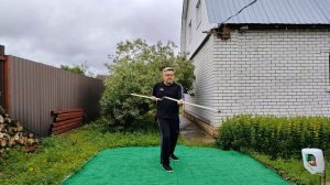 Упражнения с двухсекционным цепом в деревне (3)