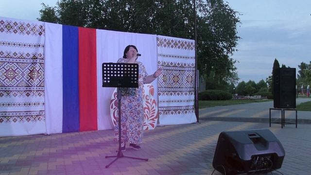 Концерт  признание  в разноцветых  Трипевах  родная земля