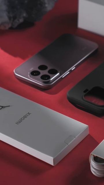 Сняли с командой распаковку Xiaomi 17T