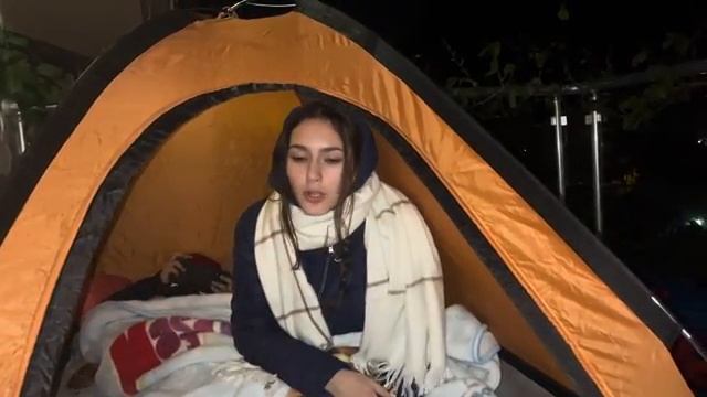 Elif 24 SAAT BALKONDA
