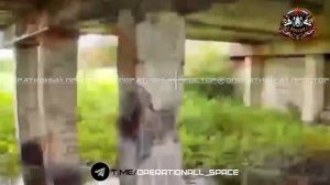 Серия ударов FPV-дронами по основанию моста через реку Нитриус в районе Андреевки 💥🇷🇺👊