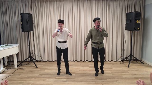 11. Розпрягайте хлопцы коней