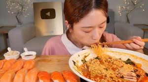 Мукбанг Еда на камеру Корейский мукбанг 🍜 много еды
