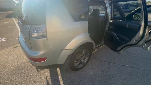 Mitsubishi Outlander.