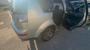mitsubishi outlander.