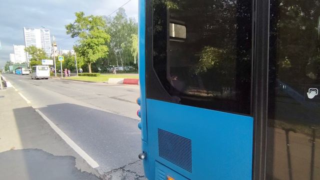 автобус ЛиАЗ 5292 борт 192438 маршрут 354 и автобус ЛиАЗ 5292 борт 8460904 маршрут 310