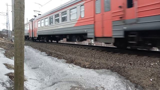 ЭД9М-0155 Мурманск-Кандалакша проезжает мимо