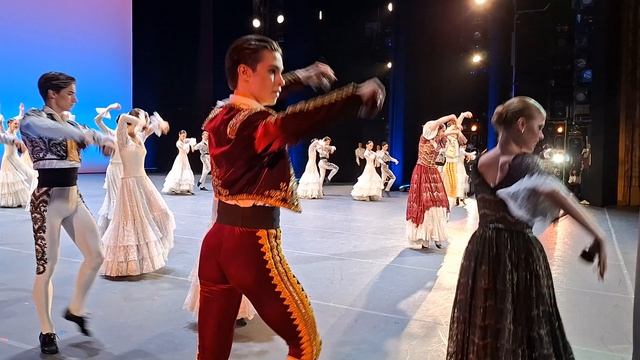 Выпускной МГАХ.  03.06.202. Танец с кастаньетами из балета «Лауренсия»