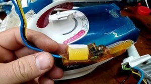 Утюг Tefal не греется. Отключаем блок защиты