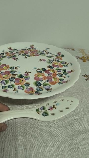 Тортница Каприз с лопаткой Семикаракорская керамика
