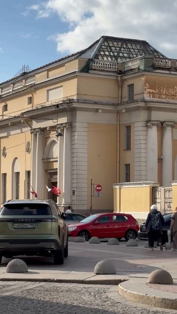 Очарование Площвди Искусств в Санкт-Петербурге