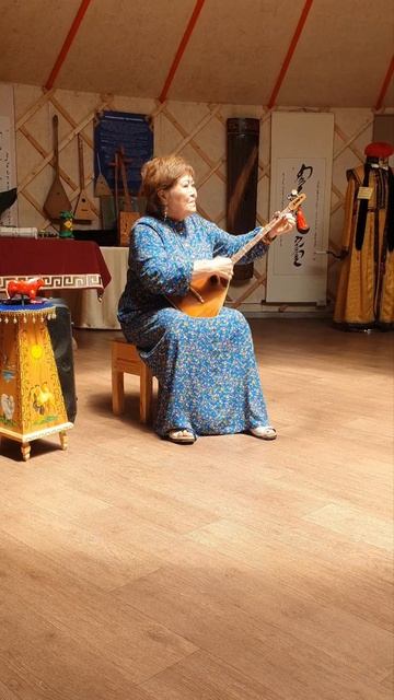 Тур по Элисте, часть 3. Посетили юрты, послушали домбристку