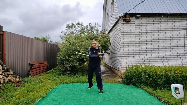 Упражнения с двухсекционным цепом в деревне (7)