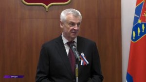 В День России магаданским юношам и девушкам вручили паспорта
