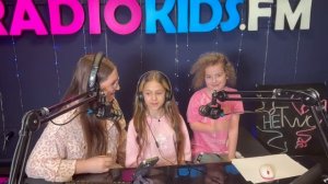 на радио kids FM ведущая Я и Ева Лукашенко