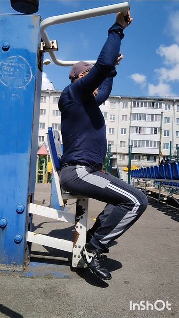 Сказали подождать во дворе,вот жду.Жду с пользой.#summer #weekend #Day Russia 🇷🇺 #motivationfitness
