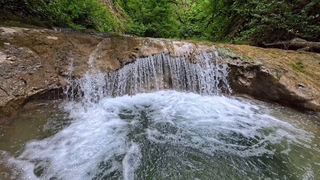 Водопад река Якорная Щель в Сочи смотреть онлайн