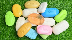Удовольствие на несколько минут: 3 радужные ванночки с конфетами M&M's и волшебной слизью