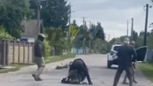 ‼️🇺🇦😂Эпичная битва под Ровно: дед с лопатой атаковал отряд боевиков ТЦК и помог соседу отбиться