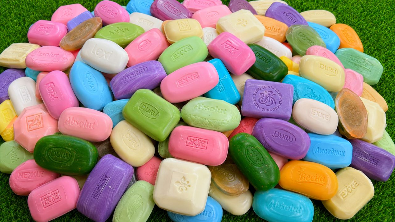 Удовольствие на несколько минут: 3 радужные ванночки с конфетами M&M's и волшебной слизью смотреть онлайн