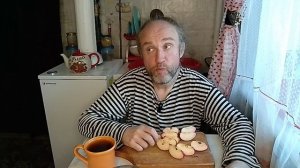 Перекус. Коти устали спят. Школьные годы чудесные. Мукбанг. Обжор. Еда на камеру. Диета. Шизофрения.