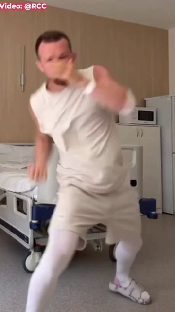 Даже врачи не могут его УГОМОНИТЬ! Петр Ян провел бой с тенью В БОЛЬНИЦЕ