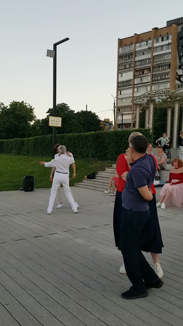 20260614 Бесплатные уроки Базовые движения латинские танцы сальса бачата Детский парк город Орёл