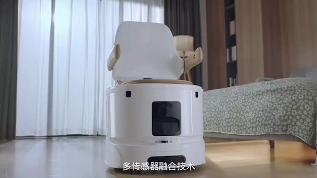Реклама китайского бренда Yueban - унитаз на колёсах для удалёнщиков