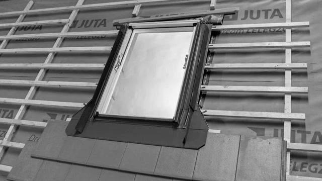 Видео по монтажу окна  ROOFLITE с окладом FTX