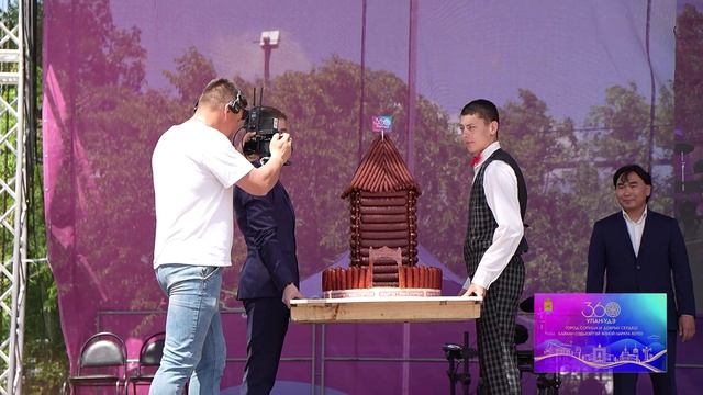 3-метровый ролл и острог из колбасы. Второй день Верхнеудинской ярмарки