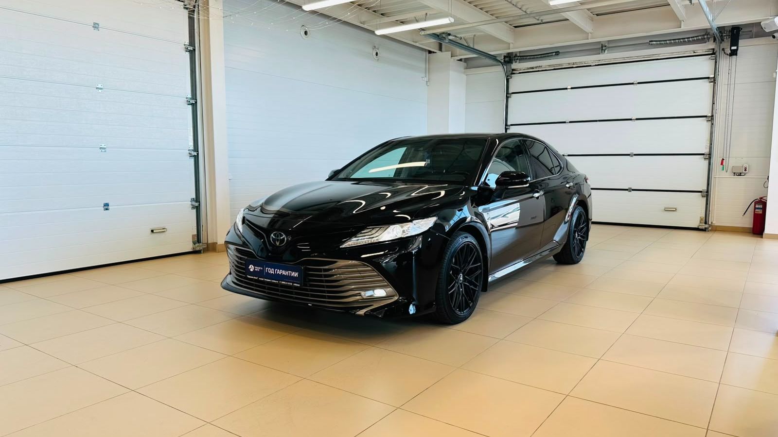 Toyota Camry 2019 год