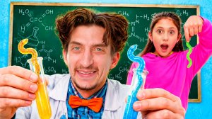 Соня в шоке: как сделать ЧЕРВЯКА из пипетки? ХИМИЯ оживает! 😲🧪 | Видео для детей
